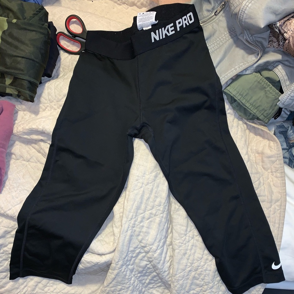 Nike pro 3/4 crop leggings